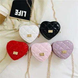 2026 New Kids Heart-Shaped Jelly Crossbody Bag, Cute Quilted Chain Shoulder Purses, Mini Zipper Handbag, Fashion Accessory for Little Girls’ Daily Play & Outdoor Travel (Sports & Outdoor Gym Bag)
