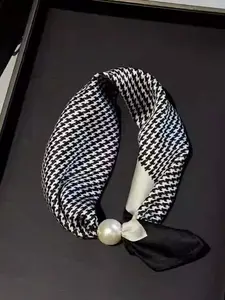 Pearl Necklace with Magnetic Buckle and Scarf Pendant, Elegant Stylish Women's Scarf for All Seasons, Fashionable Accessory for Gifts
