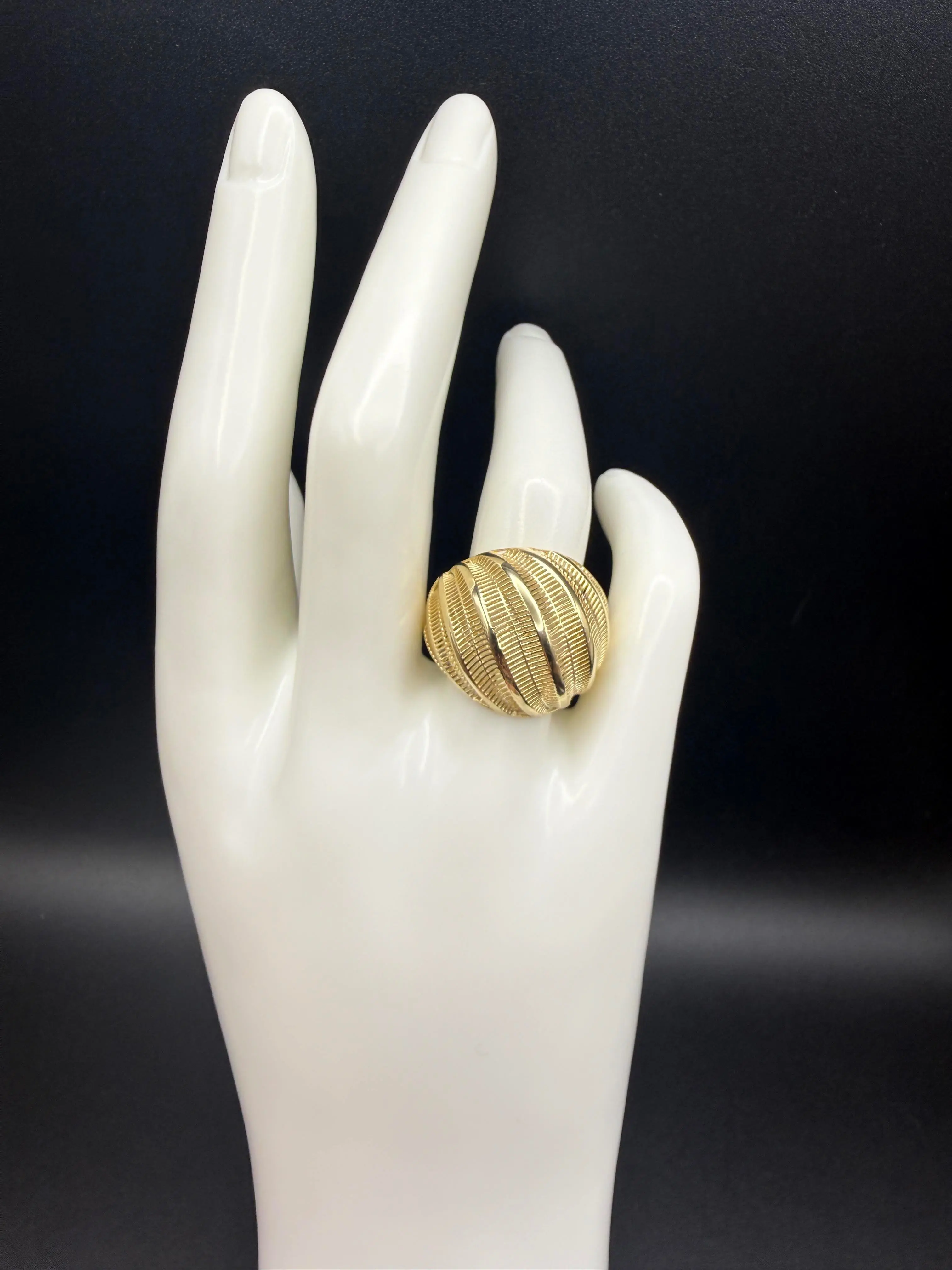 10K Gold Elegante and Chunky Ring Size 8