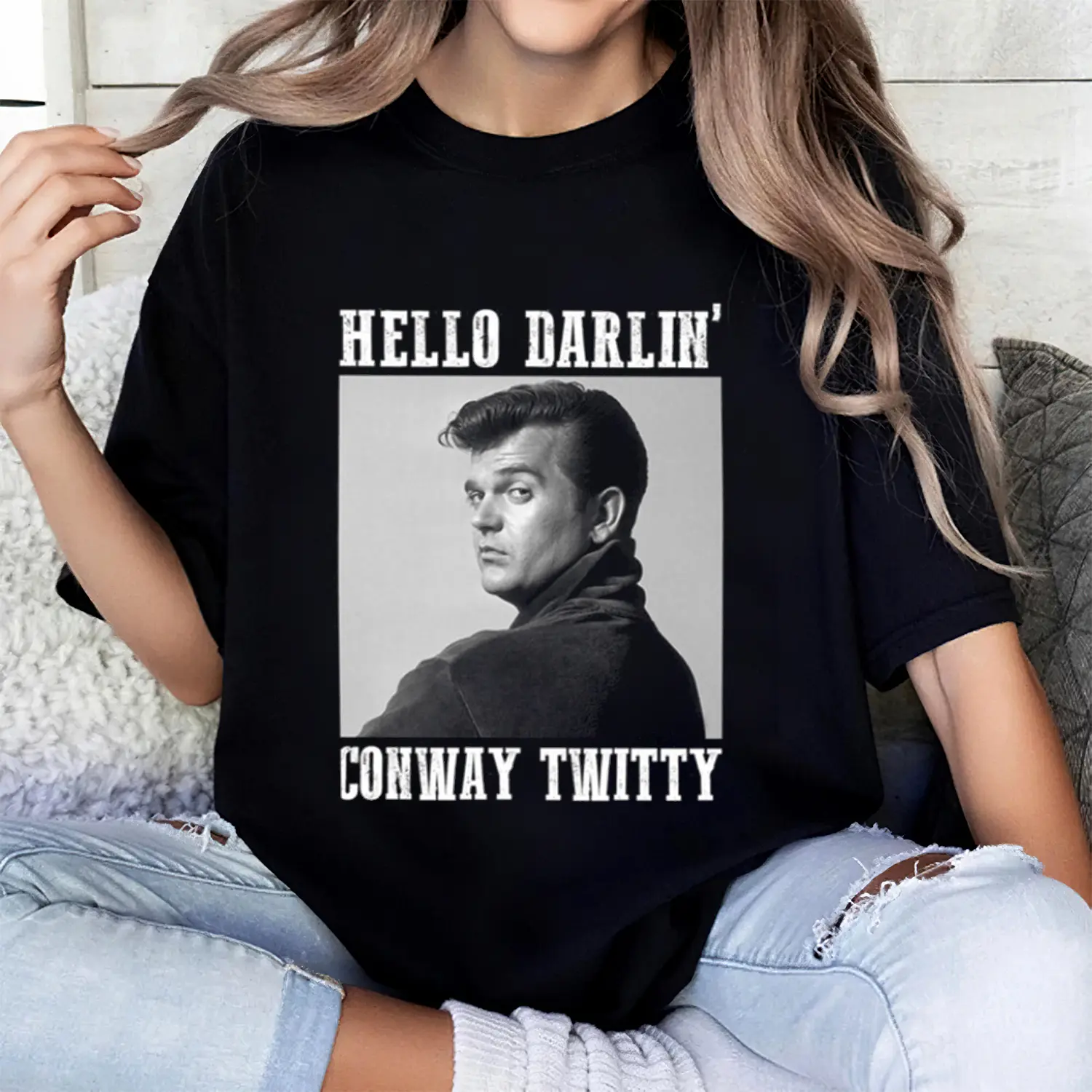 Women's Fitted 100% Cotton Casual Short-Sleeve Graphic Top with Conway Twitty "Hello Darlin" Design