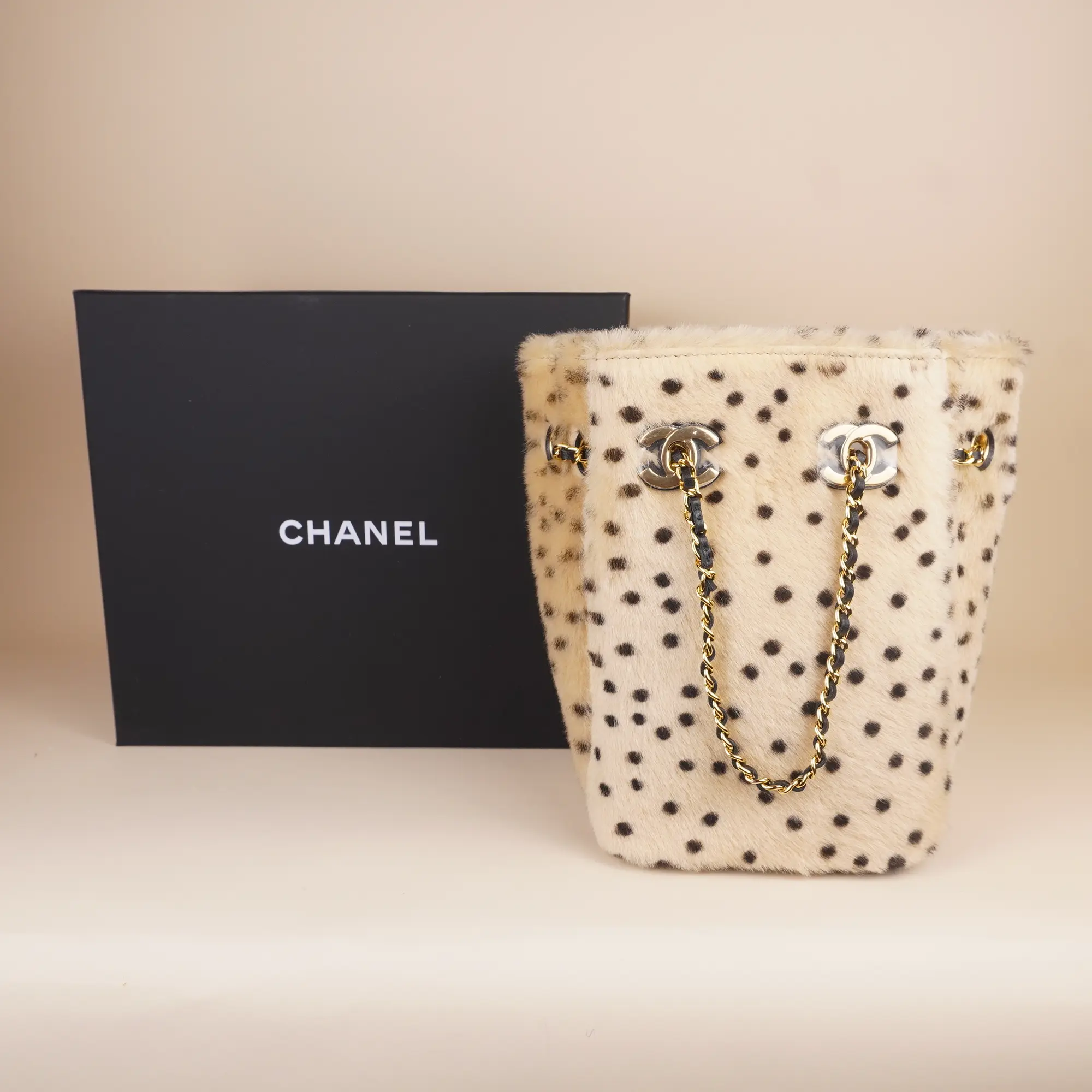 Pre-owned CHANEL Pony Hair Shoulder Bags Cheetah Printed CC Chain Bucket Bag Light Beige Black
