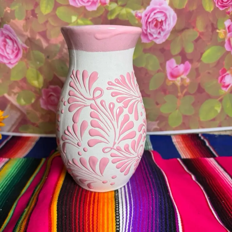 Vase Relieve Boliche Color Rosa 9in - Pink Floral Design, 9in Height, Decorative Vase for Home Decor