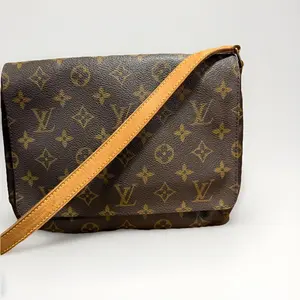 Pre-owned Louis Vuitton As Seen On Screen As Seen On Screen Monogram Musette Tango Shoulder Bag ️ $1299