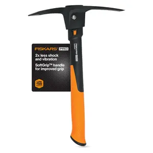 Fiskars IsoCore Pickaxe Mattock with Shock-Absorbing Handle, Dual-Head Tool for Roots & Rocks, 1.5 lb