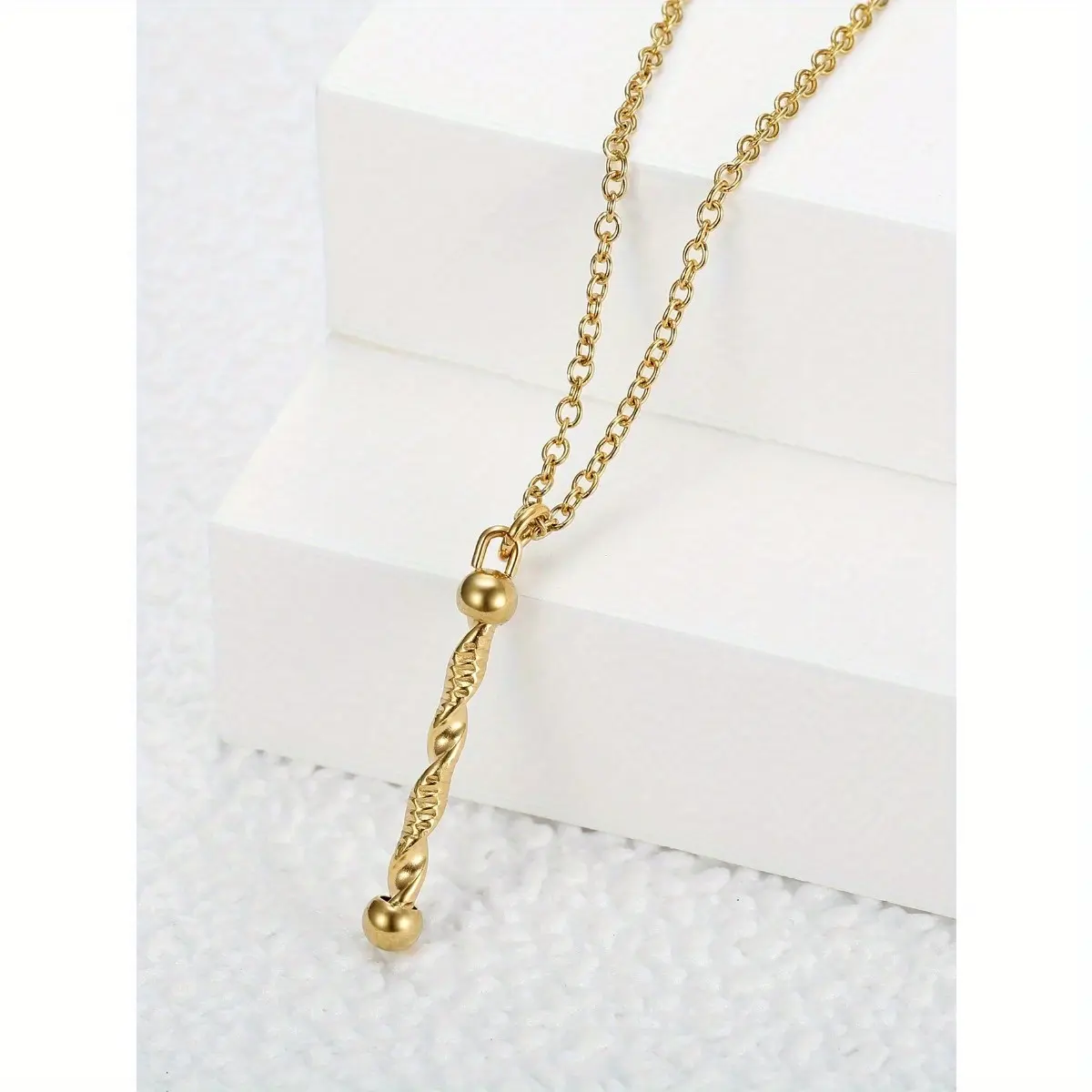 Twist Pendant Necklace in Golden Stainless Steel, Elegant Link Jewelry for Unisex, Durable Fadeless Long Chain for Daily Wear, Long Chain Necklace, Long Chains, Chain & Link