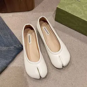 Silver French flat Mary Jane women’s shoes with a split toe; 2026 new spring–autumn slip-on loafers with soft soles Footwear Girl Footwear Decor Court Bedroom Active Girl Classic Design Rubber Leather Leather Leather Leather Rubber
