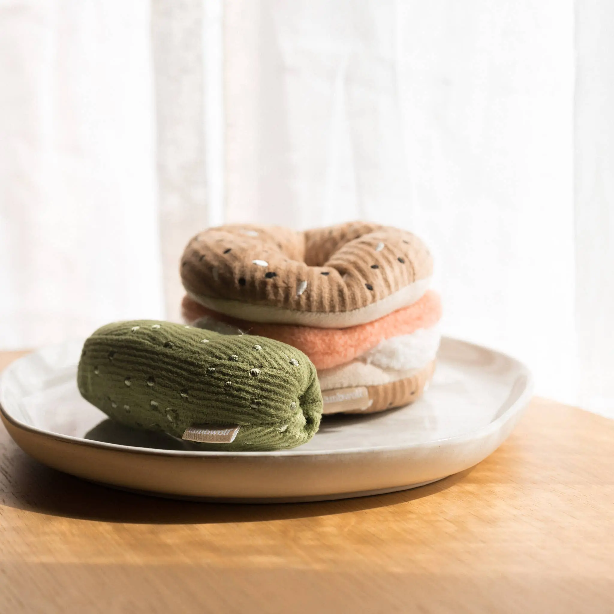 Bagel + Pickle//ENRICHMENT DOG TOY