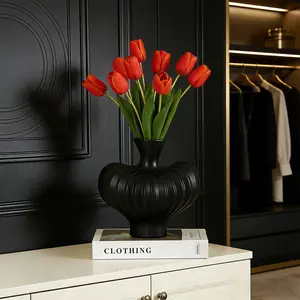 Matte Black Textured Vase, Flower Arrangement Vase, Modern Home Decor Vertical Ribbed Design Small Decorative Vase Table Centerpiece Neutral Home Accent Water Resistant Easy Clean Desktop Decor Office Decor Dried Flower Display