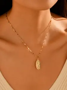 1pc Stylish Oval Glossy Virgin Mary Copper Gold Plated Women's Pendant Necklace Fashion Necklace Suitable For Daily Use, Gifts And Personal Prayers Valentine's Day,Mom,Mother,Mother's Day,Gift