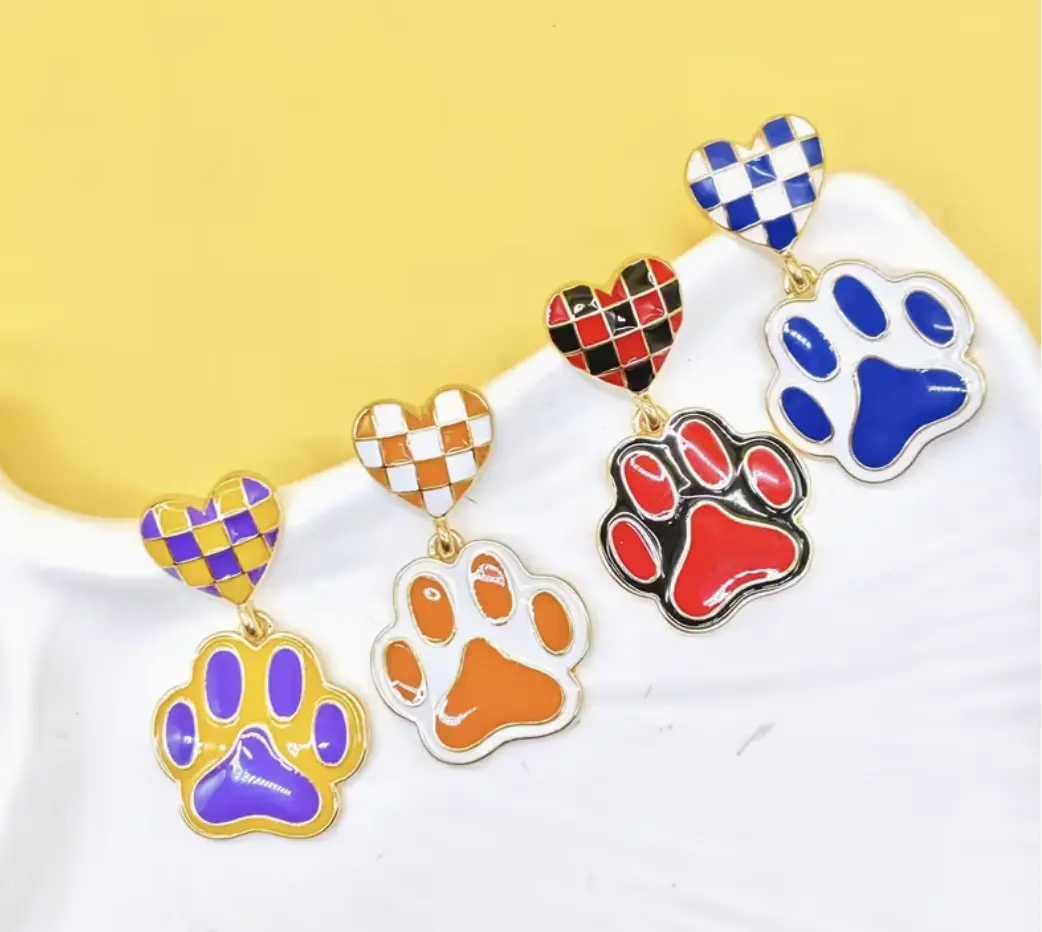 Paw Check Heart Earrings