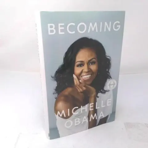 USED Book - Becoming by Obama, Michelle (Hardcover) - english