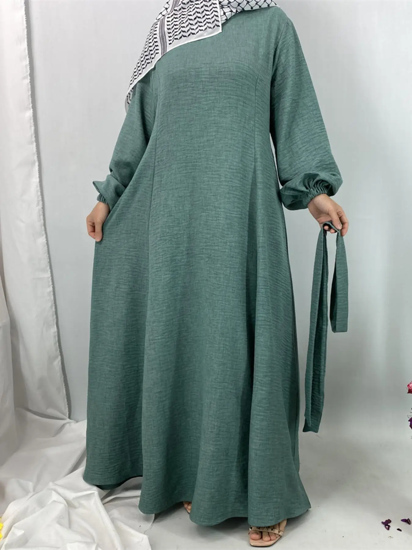 Women's Solid Color Belted Round Neck Dress, Modest Fashion Casual Long Sleeve Maxi Dress for Muslims Daily Outdoor Wear, Women's Islamic Clothing for
