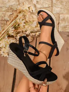 Boho Style Wedge Sandals for Women, Straw Material, Single Buckle Design, Cross Strap Detail, Comfort & Fashion Footwear