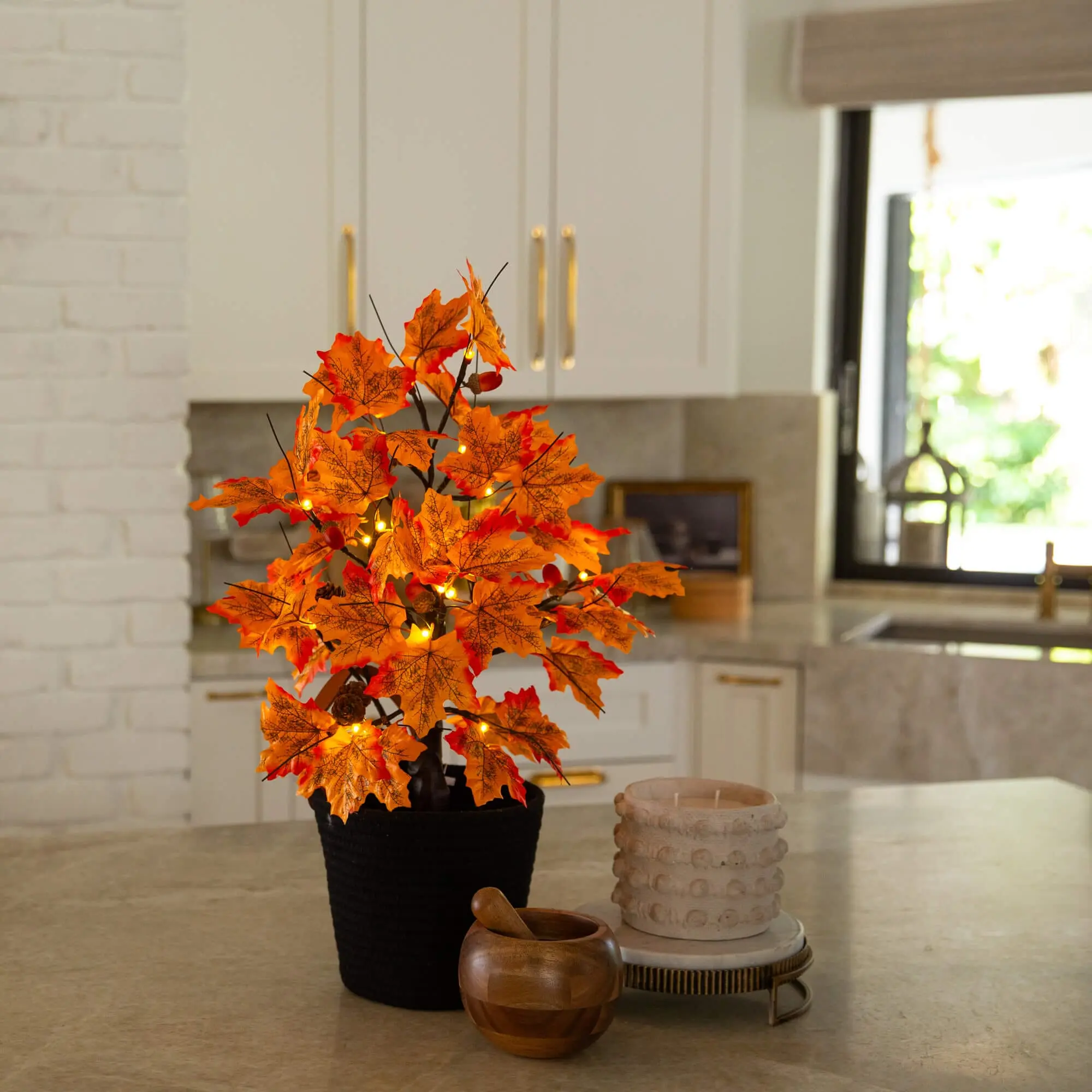 2-ft Pre-Lit Artificial Autumn Maple Tree Decorative Plant Decor, Indoor Home Floral Decor with 18 Warm White LED Lights, Acorns, Pinecones, Ornaments for Coffee Tables, Kids’ Spaces, Offices