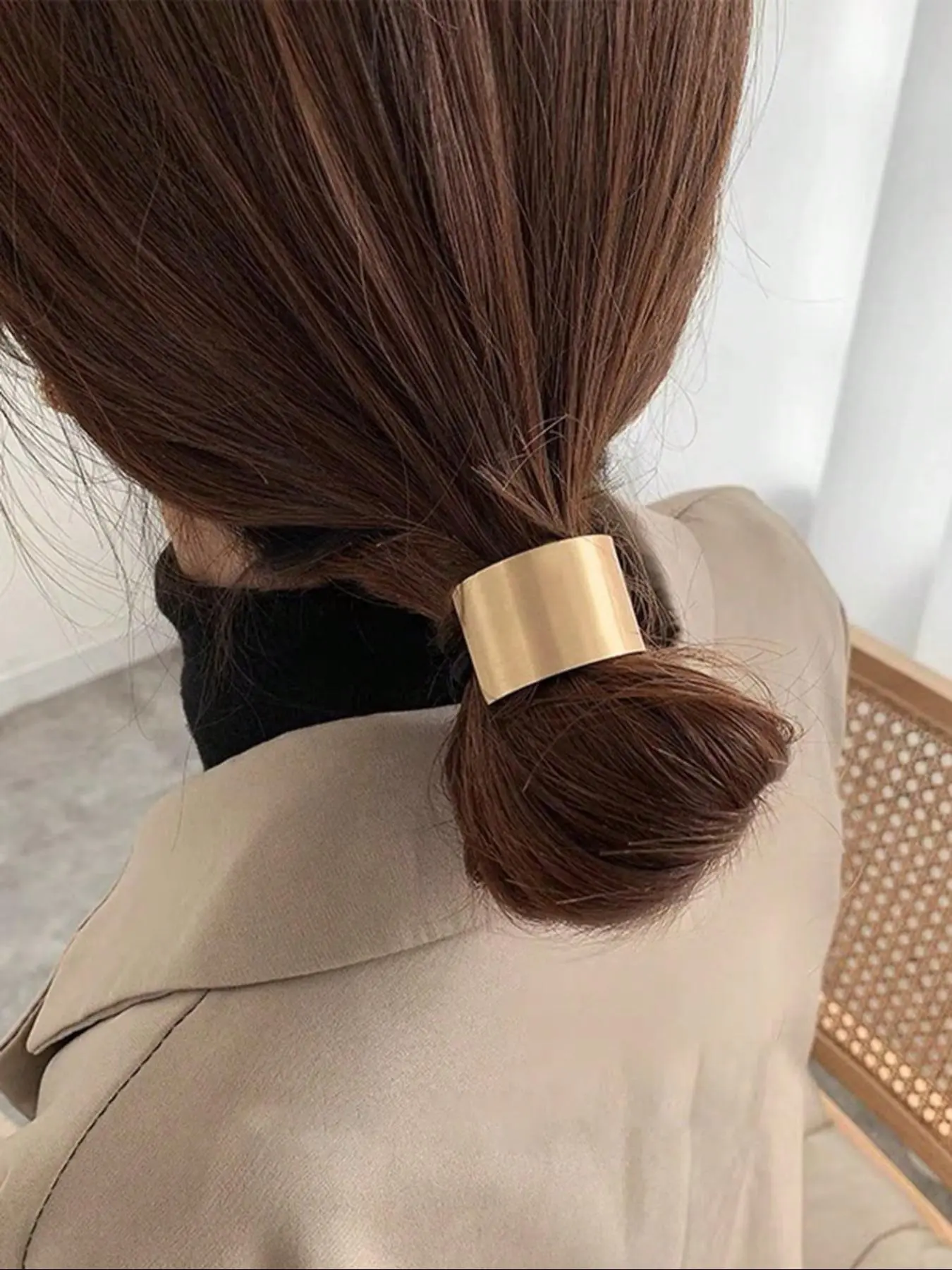 2026 Hot Trend Metallic Ponytail Cuff, Sleek & Chic Geometric Hairband, 3D Textured Shine, Elegant Luxe Bold Design