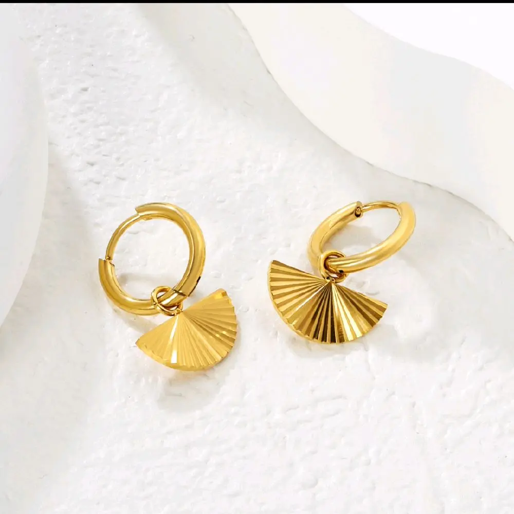 18K Gold Plated Fan Drop Hoop Earrings – Waterproof Stainless Steel