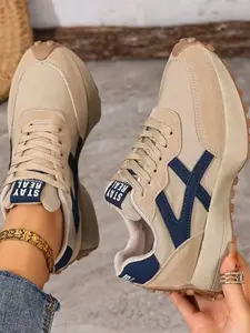 New fashion pointed-toe lace-up thick-soled non-slip sneakers for plus-size women, suitable for outdoor activities in all seasons, stylish and simple, comfortable, ideal for daily commuting and leisure activities, women's casual shoes, Training