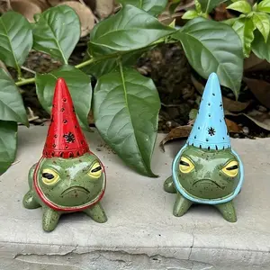 Charming Frog Statue Wearing Hat, Resin Mini Garden Figurine, Rustic Style, Fairy Tale Garden Decor, No Battery Needed, Outdoor & Indoor Use, Garden Sculptures Statues