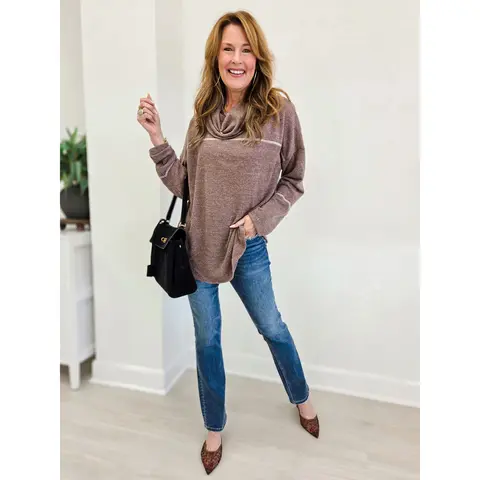 Vervet Pleasantly Mid Rise Straight Leg Jeans