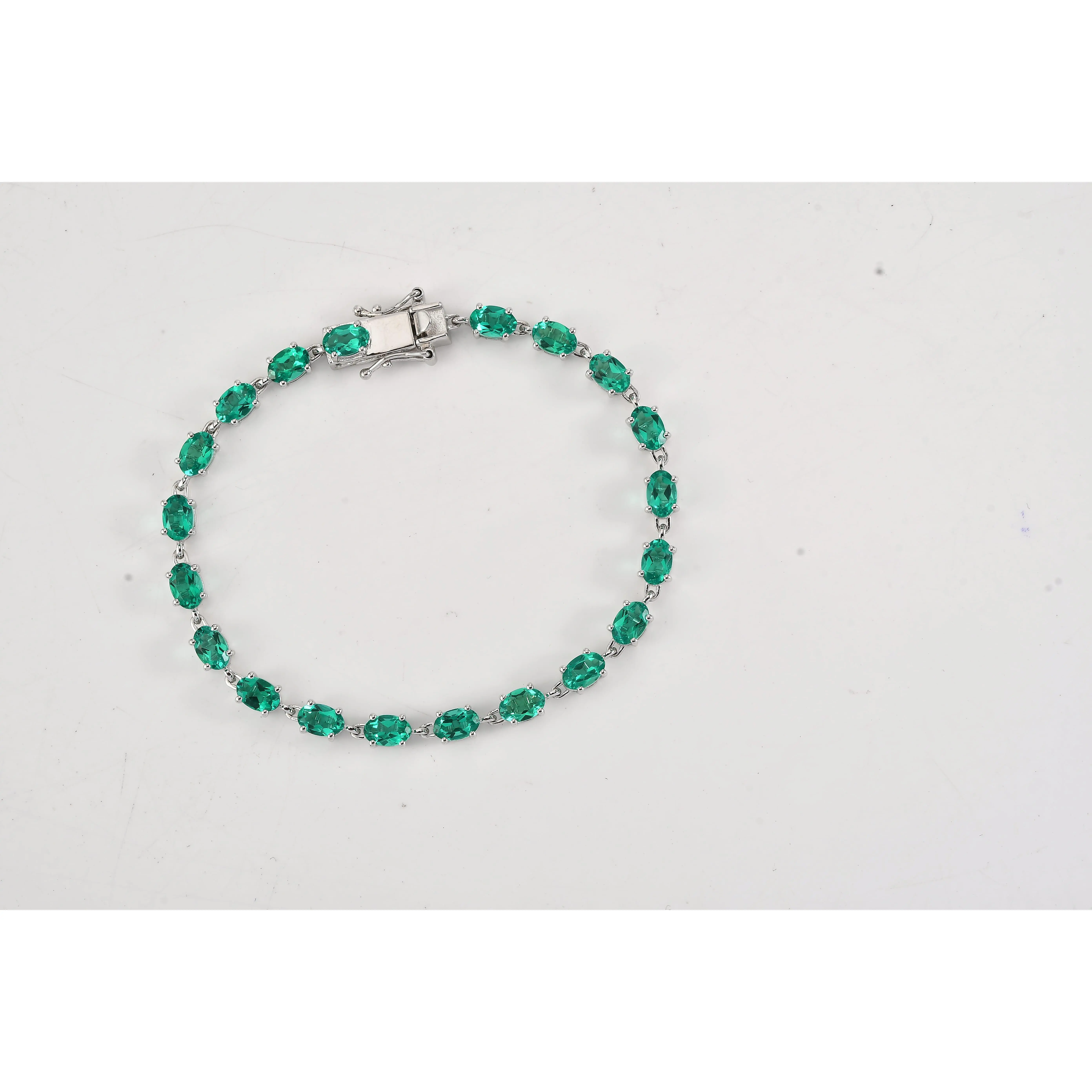Luxuriant Premium Lab Grown Columbian Emerald Bracelet in Rhodium Over Sterling Silver (7.25 In) 8.35 ctw