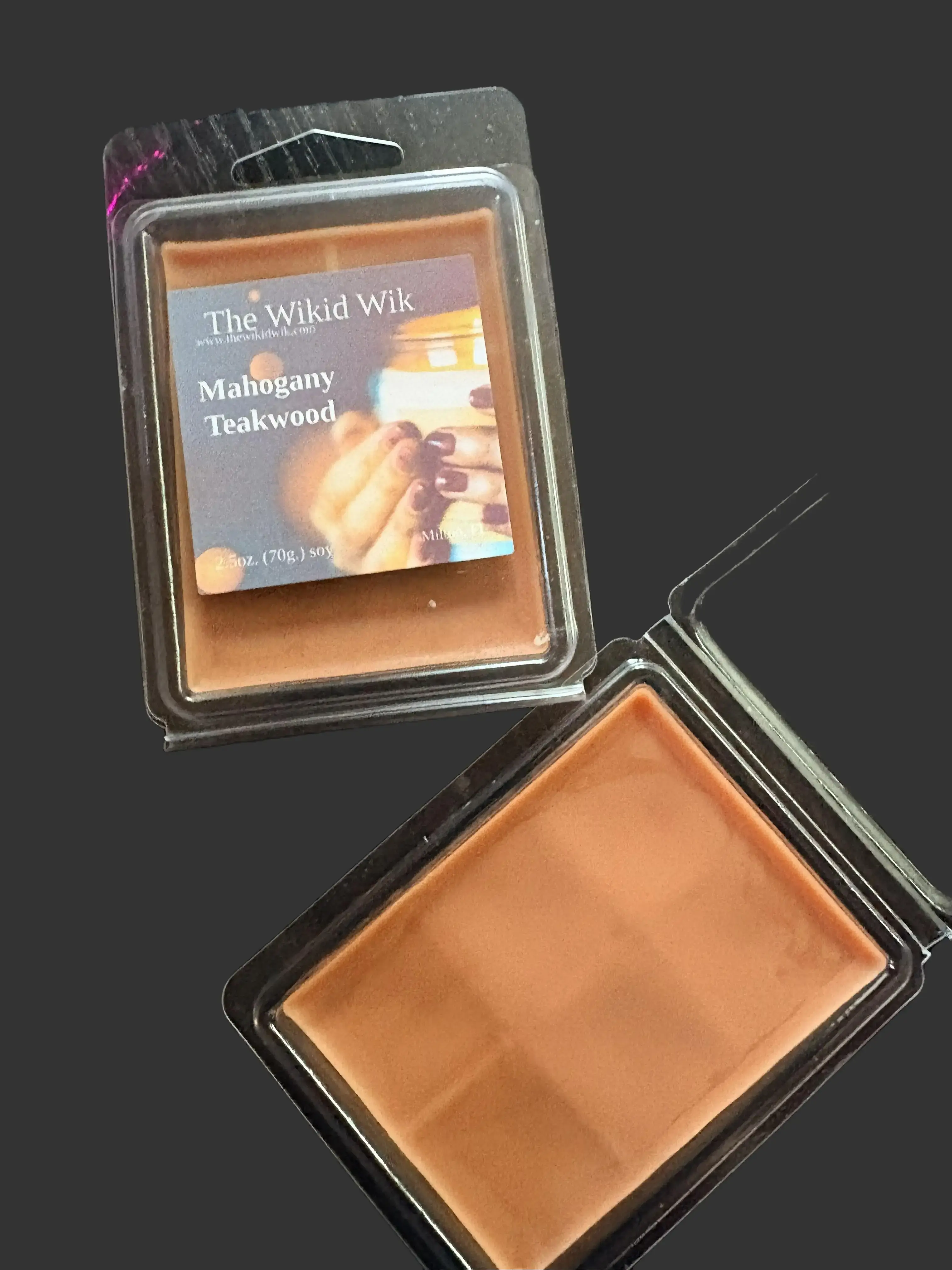 Mahogany Teakwood - Wax Melts...Rich, clean, and timeless — like walking into a warm, upscale space filled with polished wood.