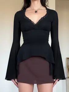 Vintage Fashion Womenswear Tight Casual Chic Fitted V-Neck Long Sleeve Flare Sleeve Boho Chic Sleeve T-Shirt, Spring New Lace Patchwork Basic Color Draped Hem Top for Lady, Y2K Aesthetic