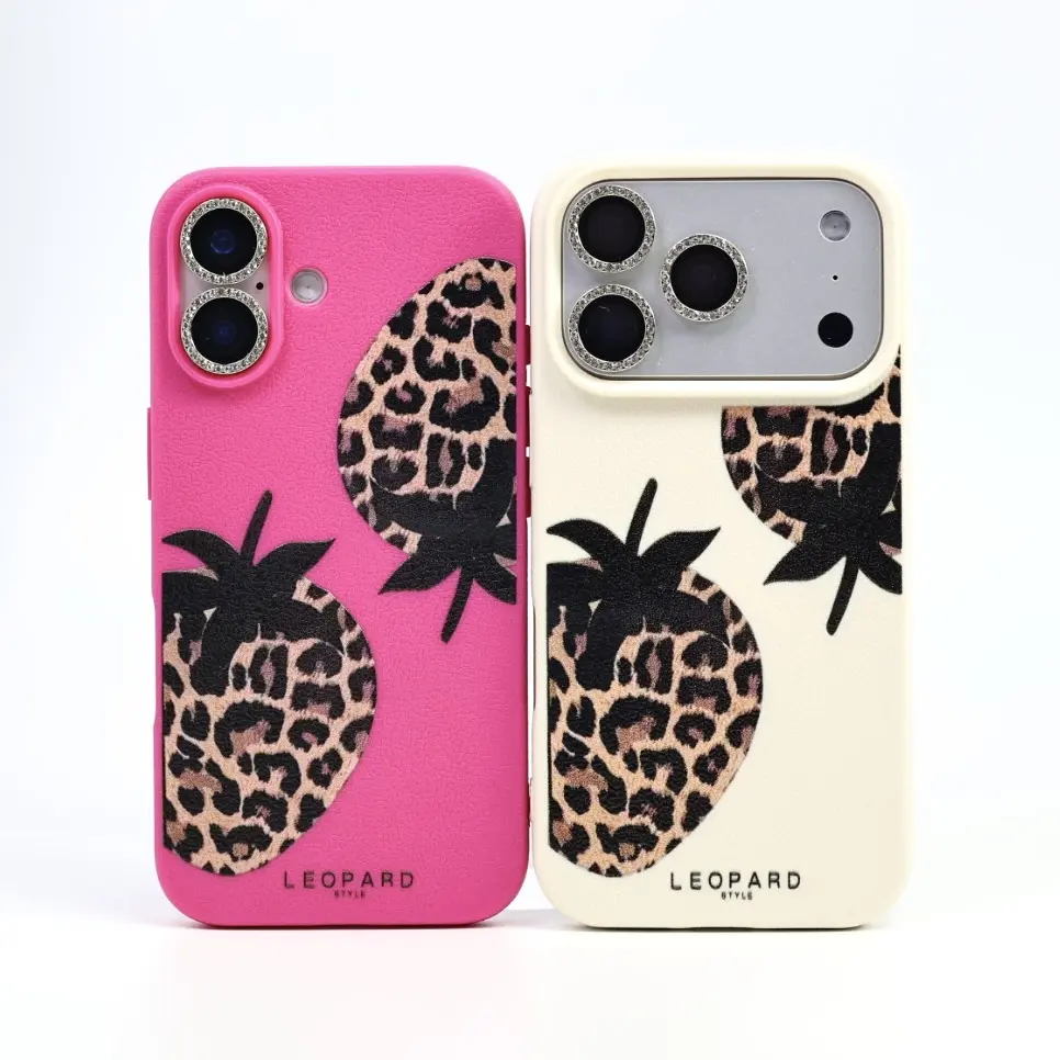 Women's Leopard-Print Strawberry Smartphone Case - Shockproof, Drop-Resistant Protection for iPhone 13/14/15/16/17 Pro/Plus/Pro Max Mobile Phone Accessories