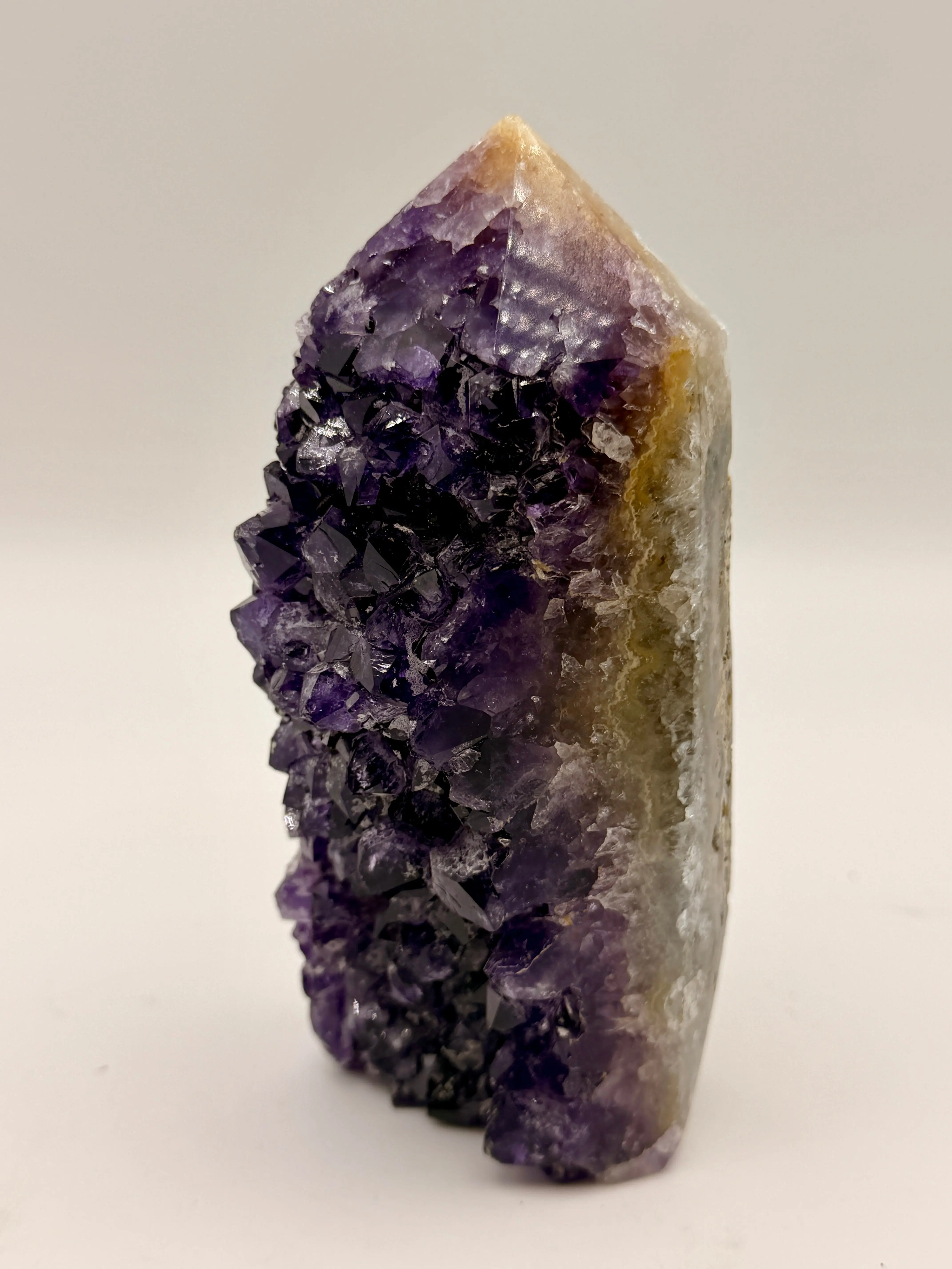 Natural Stone Decor Uruguayan Amethyst Crystal Tower - High Clarity Point, Banded Agate Base, Chalcedony Linings, Red Highlights, Deep Purple Hue, Internal Fire, Color Depth, 2-5h x 2l x 1.5w in, 414g, Durable Collector-Favorite Tabletop Decor