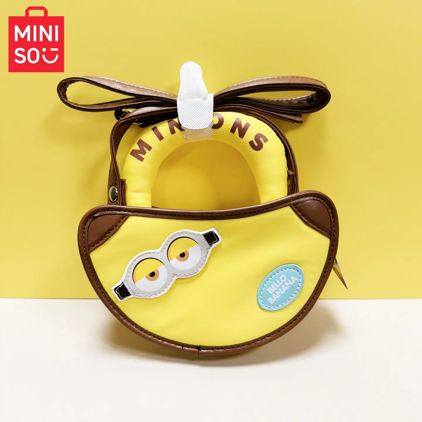 MINISO Minions Banana Crossbody Bag, Official Despicable Me Minions Shoulder Bag, Cute Character Purse, Fun Cartoon Bag for Kids and Minions Fans
