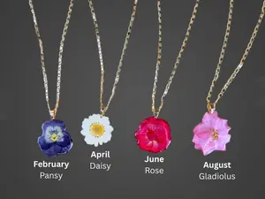 Birth month flower necklace, unique gift for her Birthday, pressed flower necklace, dried flower resin jewelry, botanical jewelry, nature