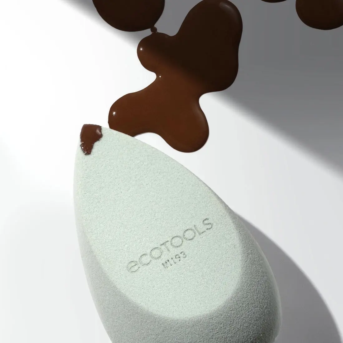 EcoTools Blurring Blender Makeup Sponge, Makeup Blending Sponge For Blurred Skin