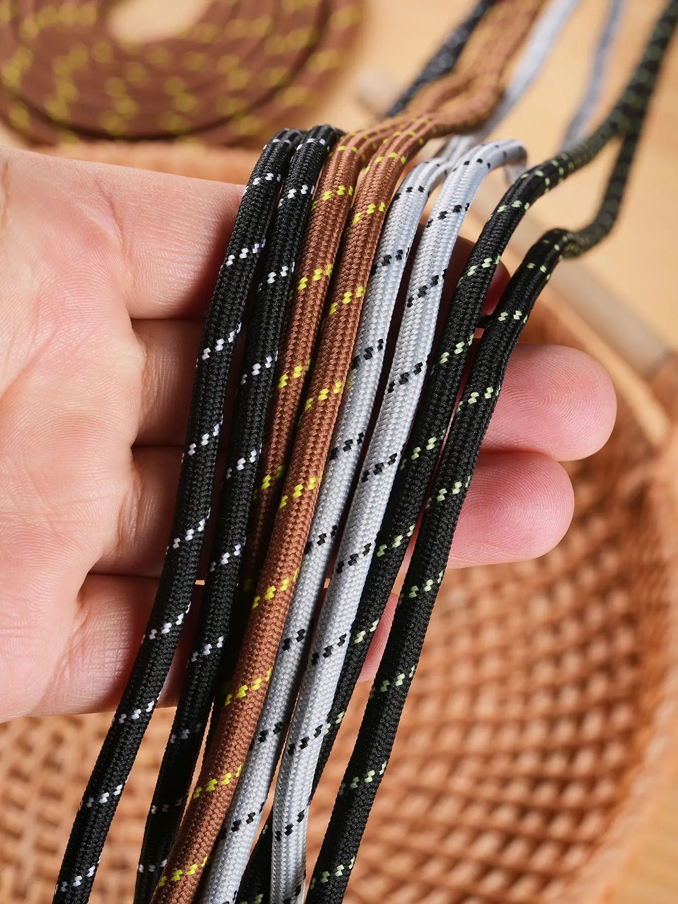 2 Pair Round Shoe Laces - Shoelace, Sports Shoelaces, Durable Polyester Knit, Multiple Lengths for Sneakers & Boots, Stylish Diamond Pattern Design