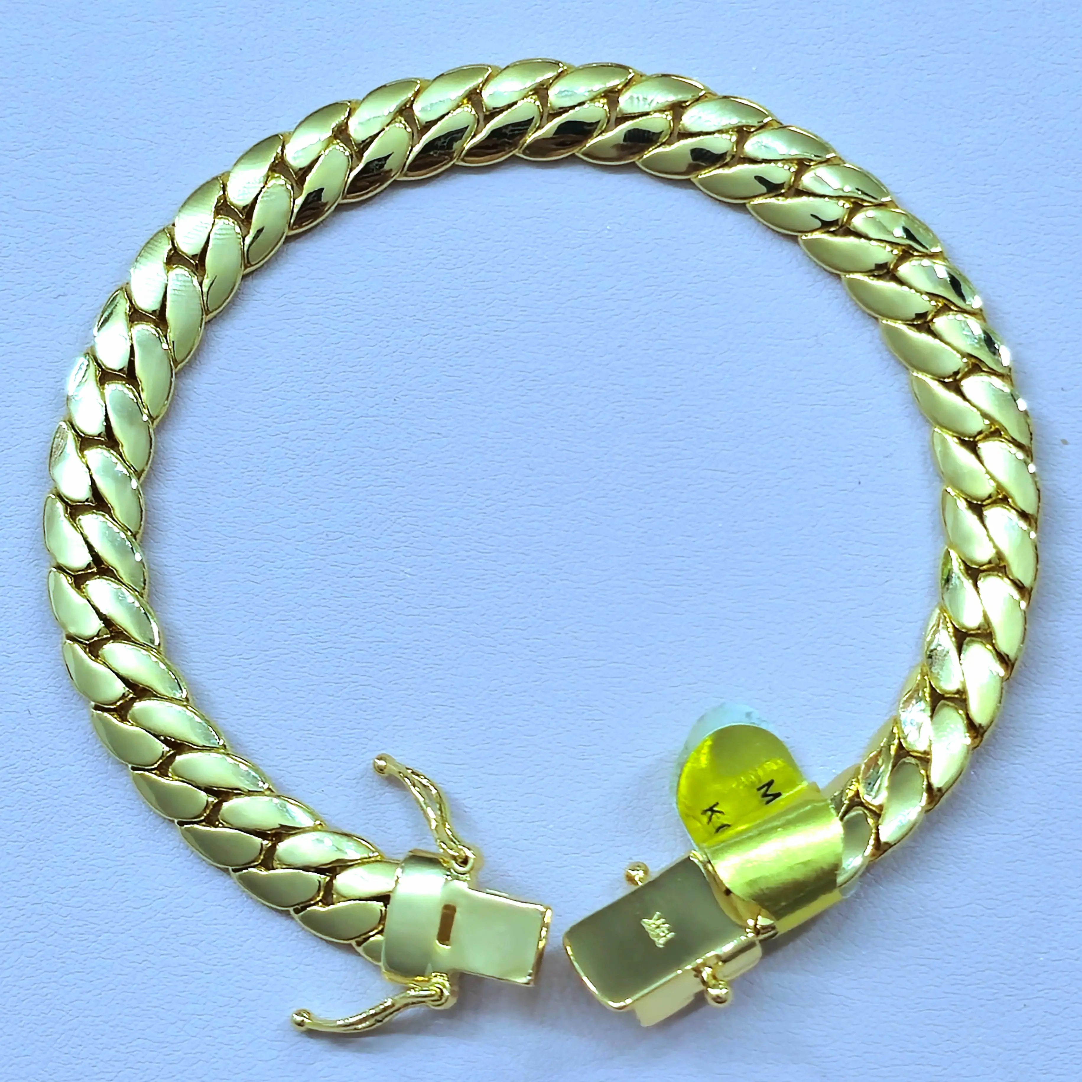 Exquisite Unisex Gold-Plated 14K Slave Bracelet - Elegant & Sophisticated Snake Chain Design for Men & Women
