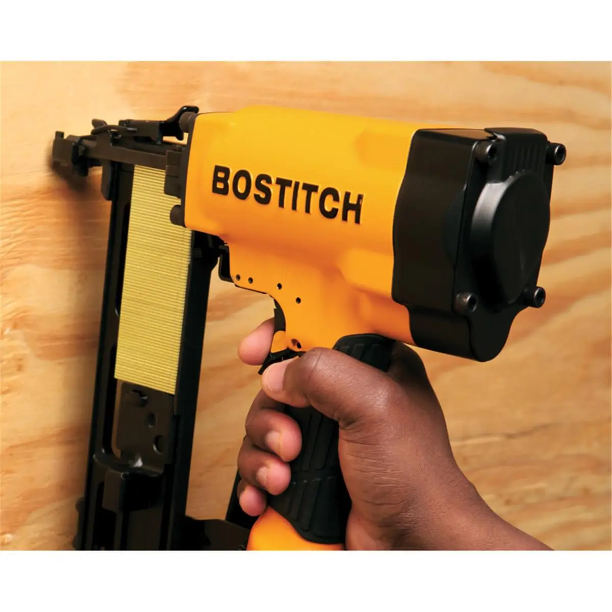 212 MAIN Pneumatic 16 Gauge Construction Stapler Kit - Pneumatic Type, Yellow, Contoured Grip, Vinyl Siding Compatible, Complete Kit
