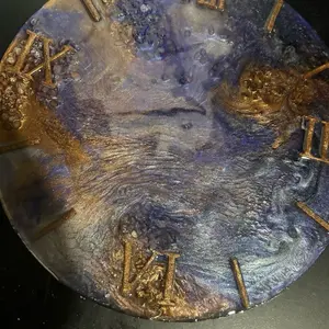 Resin Luxury Clock and Key Holder with Intricate Gold Roman Numerals and Textured Surface