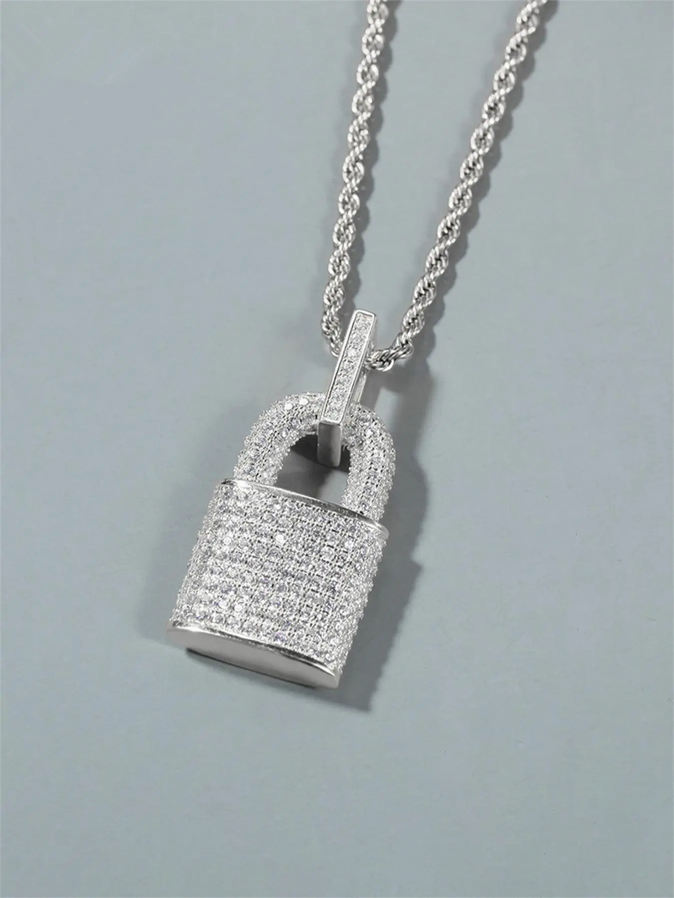 Rhinestone Lock Pendant Necklace for Men, Twist Design Clavicle Necklace, Birthday Gift, Casual Jewelry, Jewelry Accessories, for Party, Daily Decor, Stainless Steel Necklaces, Casual Style Necklaces, Sparkling Rhinestones Chains, Bling Necklace