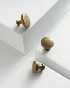 LEXINGTON ROUND SILHOUETTE KNOB COLLECTION