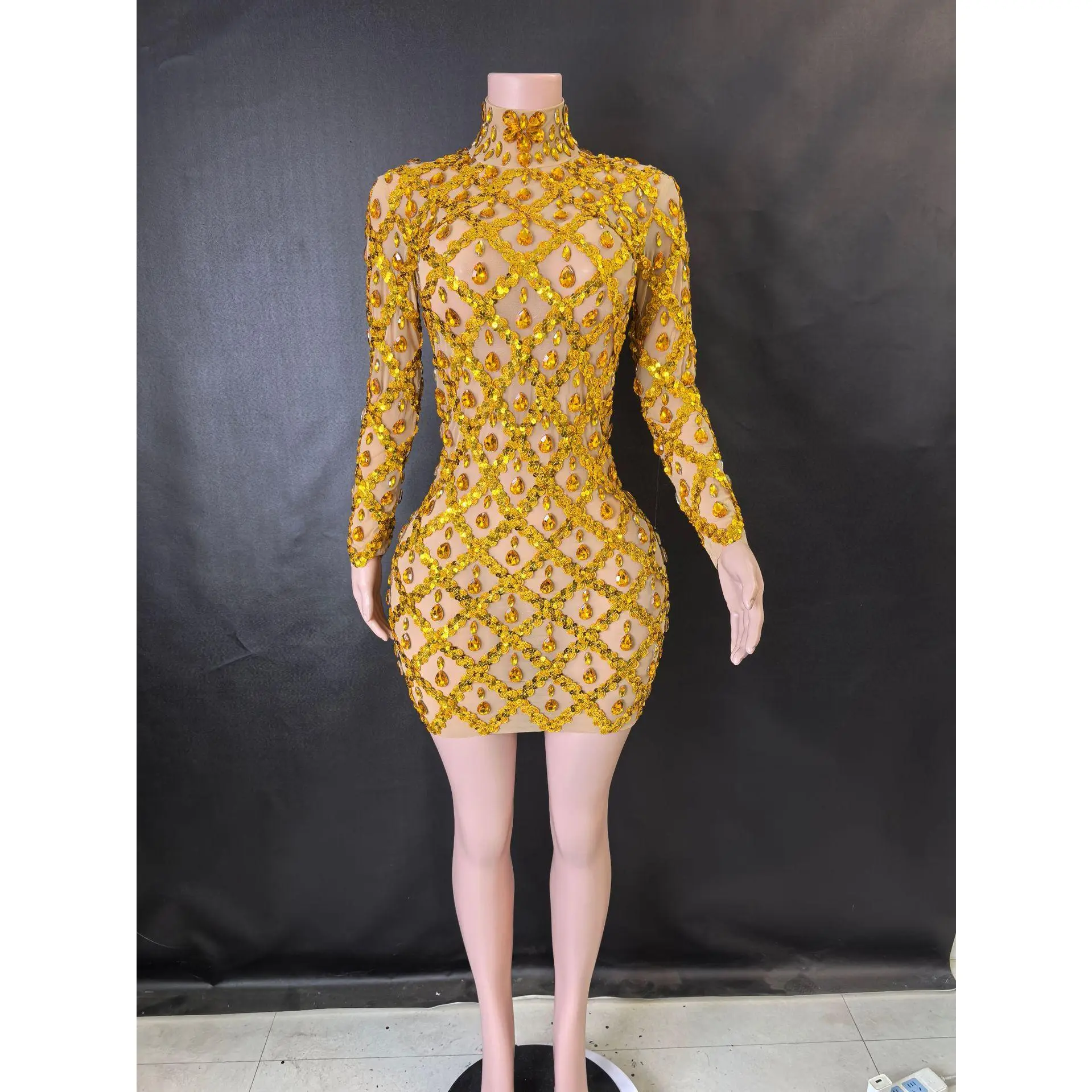 Long sleeved gold short