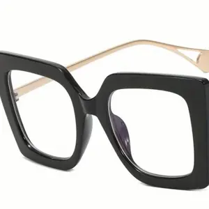 Mz. Kitty cat eye glasses