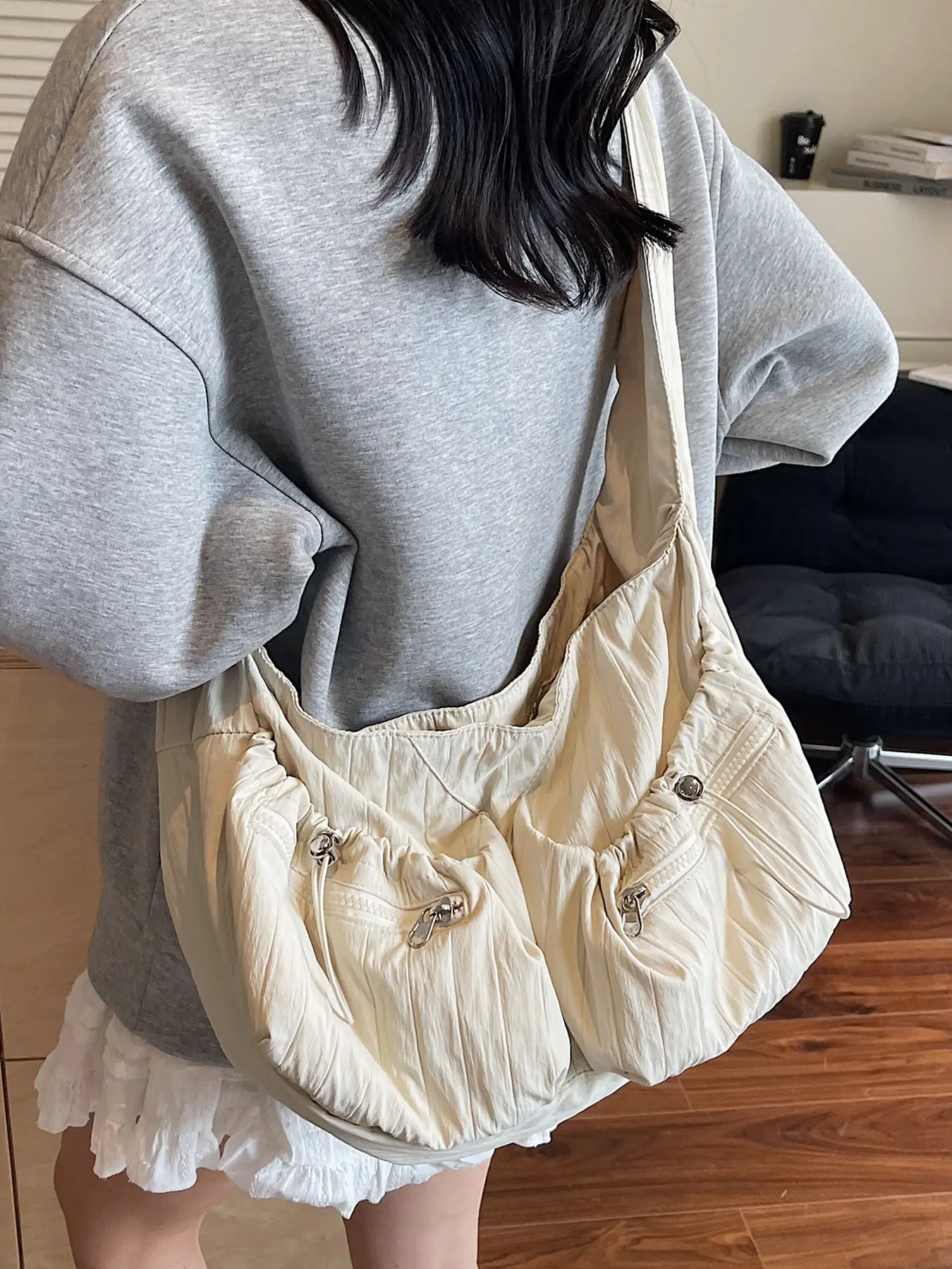 Niche fashion, versatile, lazy and simple shoulder crossbody bag, multi-pocket pleated crossbody bag, fashionable  practical shoulder crossbody bag, street style suitable for daily commuting, shopping, etc., Casual Commuter Bag, Hobo Shoulder Bag