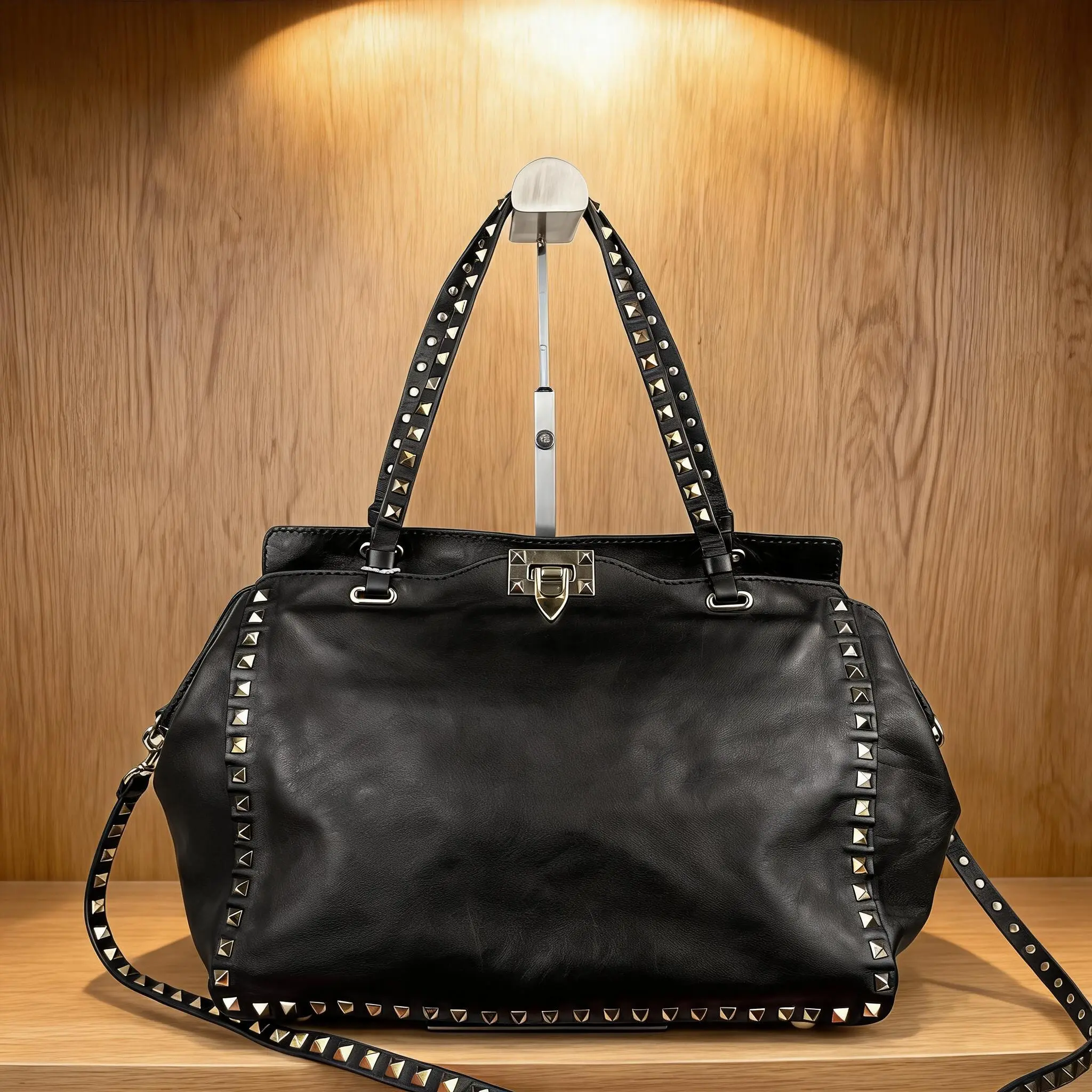 Pre-owned Valentino Leather Shoulder Bag C0721618292