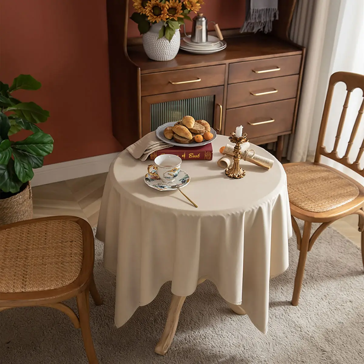 Velvet Round Tablecloth, Vintage Country Style Wrinkle-Resistant Fabric Table Cover, Fits Small Dining Tables, 1 Piece