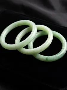 Natural Green Jade Bangle – Classic Round Cut – Everyday Luxury Bracelet