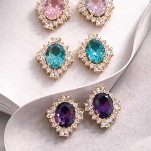 B68. Oval Halo Stud Earrings (Post Back)/ laminado 14k colores disponibles