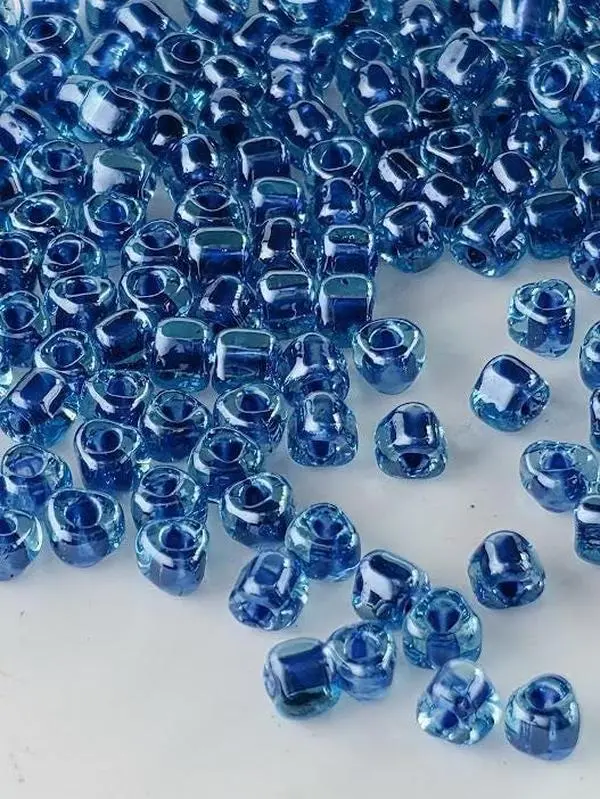 Miyuki Triangle Beads, Lt Blue Inside Color Lined | 8/0 | 15g Pack