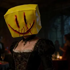 Realistic Back Room Same Style Party Dishonest Mask Terror Yellow Smiling Face Mask - with Blood Stained Details, Halloween Party Thriller Accessories, Role Playing Headwear