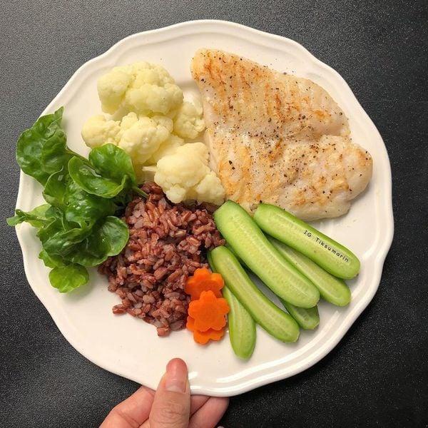 Dr. Valencia Diet Book (English & Spanish), Softcover – Valencia Lifestyle Meal Planner, Healthy Eating & Balanced Living Guide – Easy Weight Control & Daily Wellness