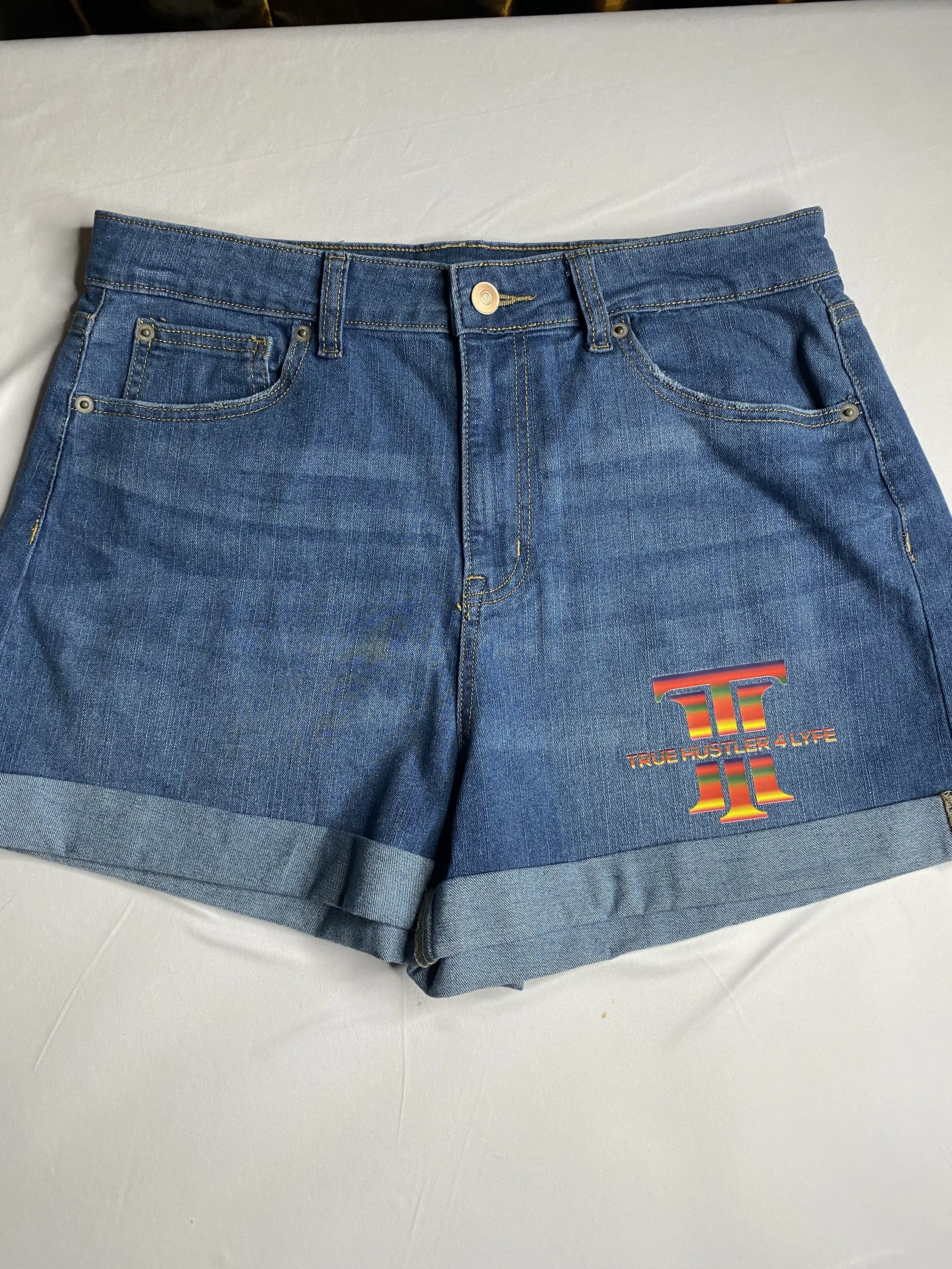 Juniors' Curvy Comfort Cuffed Denim Teen Shorts - Plus Size"  size 13