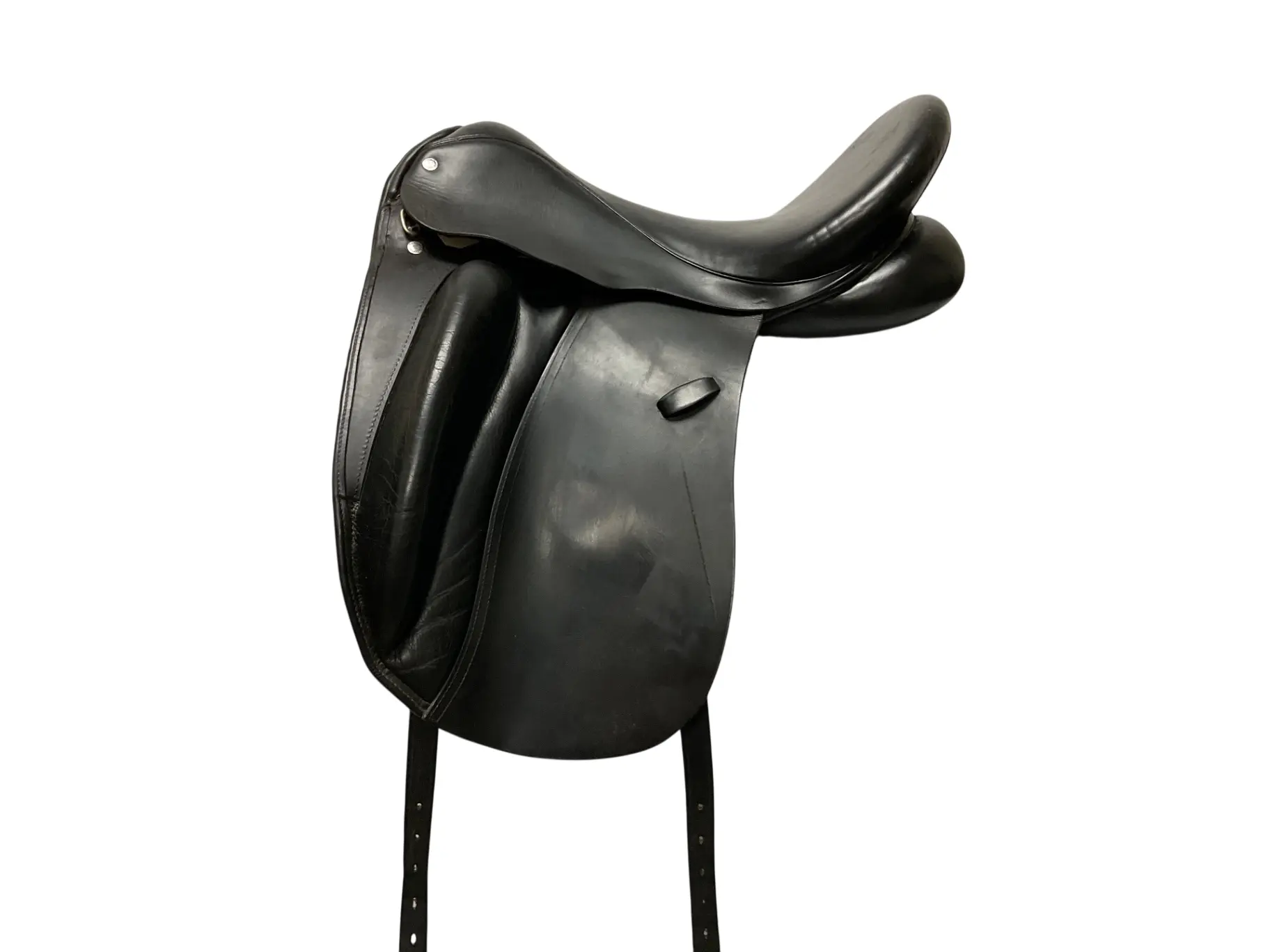 Custom Saddlery Wolfgang Solo Dressage Horse Riding Saddle - 18 in Wide Fit, 3” Deep Rear Gussets, 11” Approx. Tree Point Measurement, 16.5” Flap Length, External/Long/Angled Block, Very Good Condition, For 13-Year-Old Horses, Approx. Tree Point Measureme