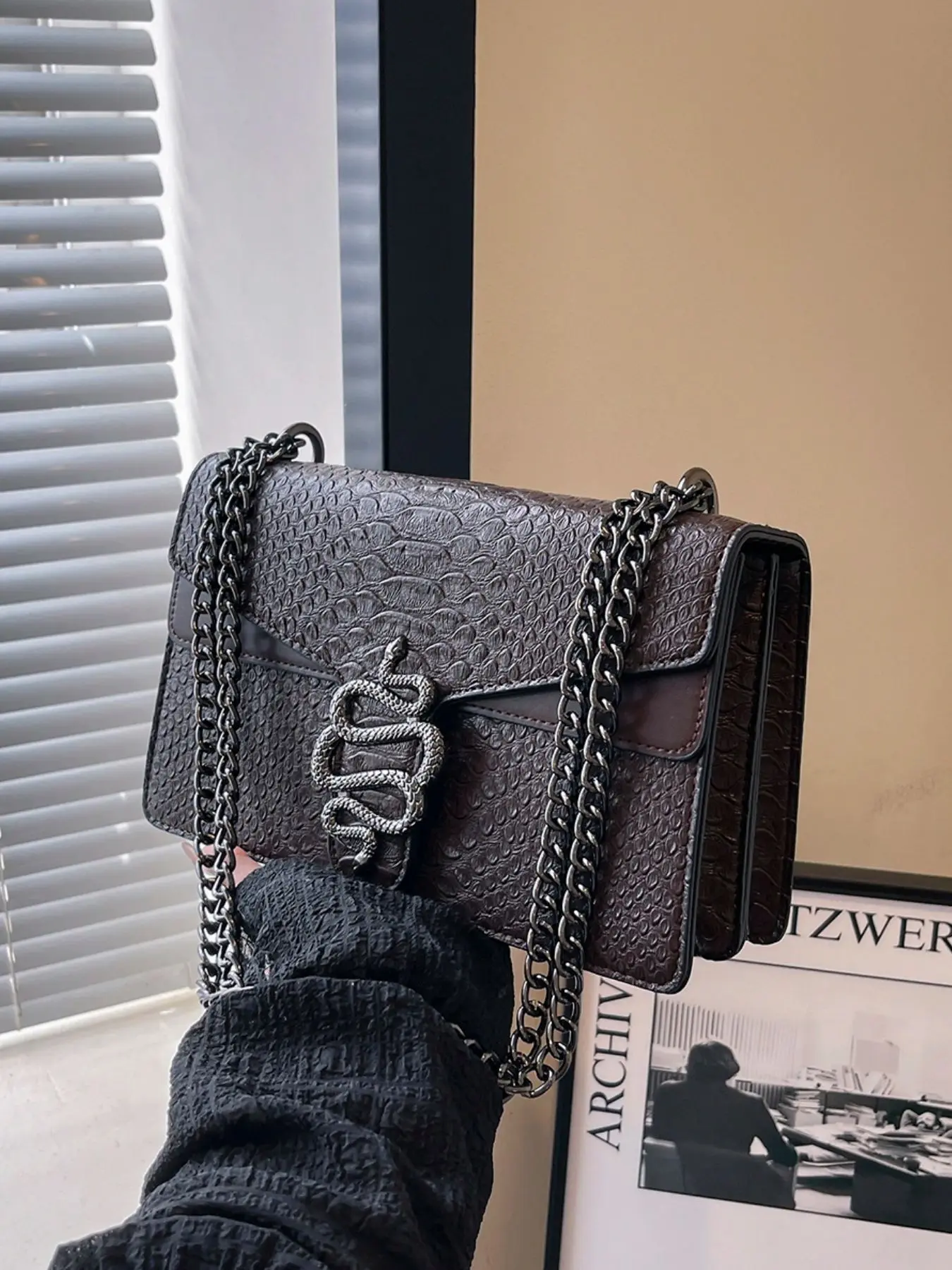 Elegant Women's Shoulder Crossbody Bag, Fashionable PU Leather Handbag with Vintage Snake Print & Chain Strap, Versatile Work Bag for Office, Commuting, Business and Daily Use, Elegant Embossed Bag, Stylish Crossbody Bags